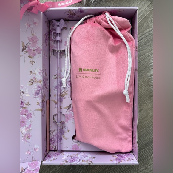 🌸 The STANLEY X LOVESHACKFANCY Quencher Cup 40 oz. “HAPPY THOUGHTS” - Picture 6 of 11